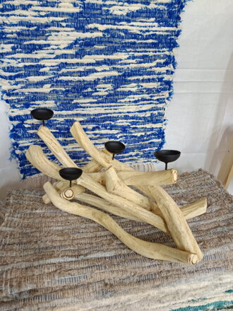 SVÍCEN Z NÁPLAVOVÉHO DŘEVA